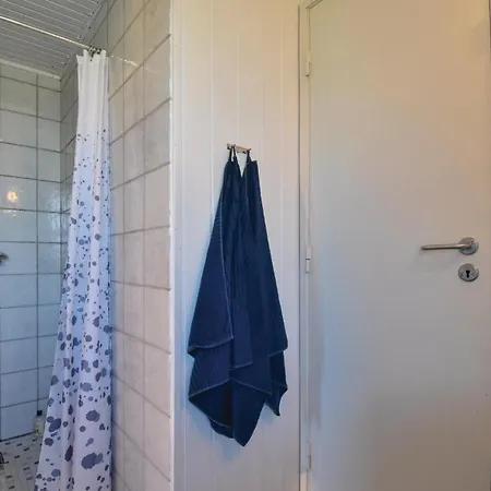 Three-bedroom Holiday In Ebberup