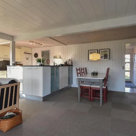 Three-bedroom Holiday In Ebberup Helnaes By